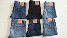 Load image into Gallery viewer, levi&#39;s jeans
